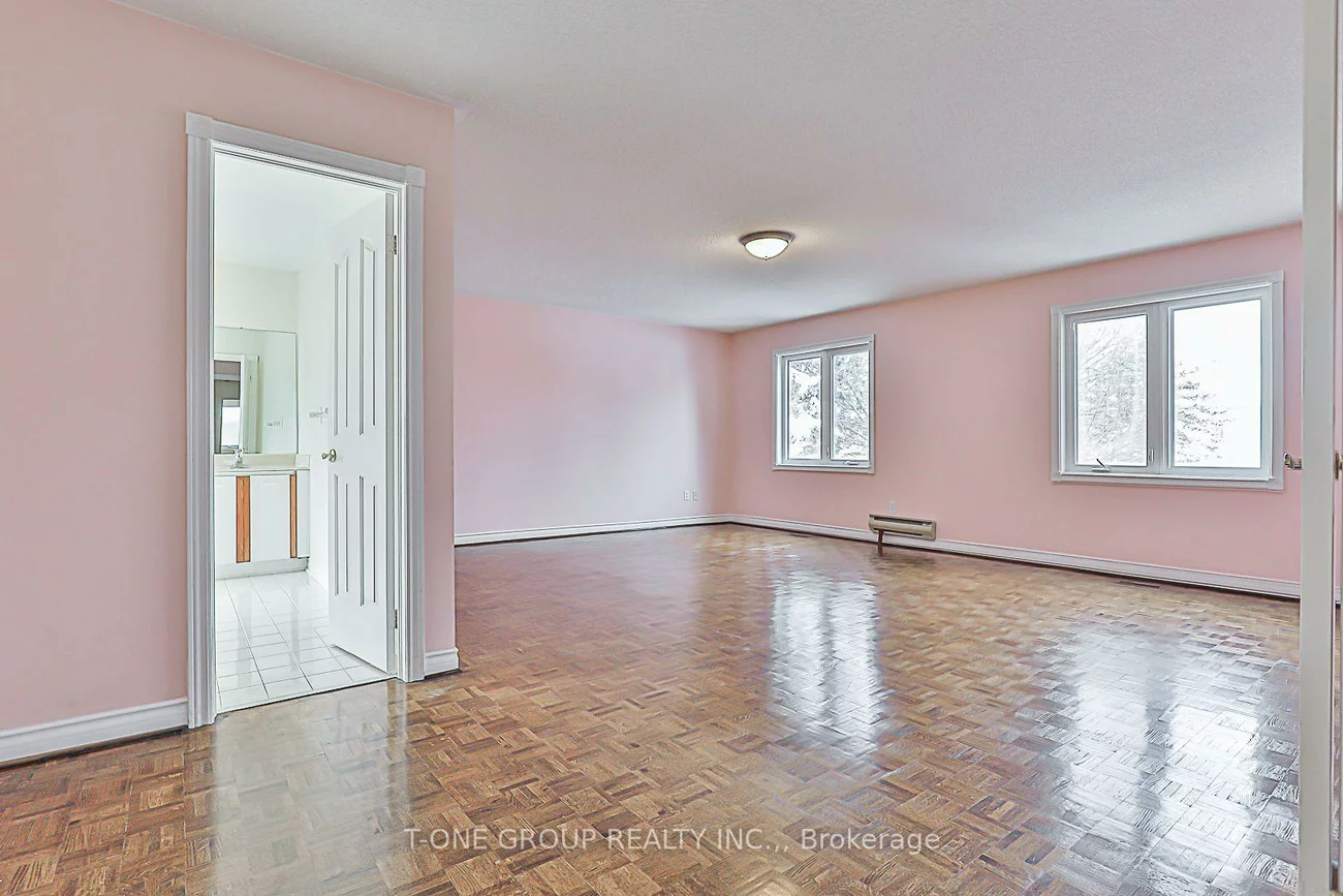 201, Strathearn, Bayview Hill, Richmond Hill