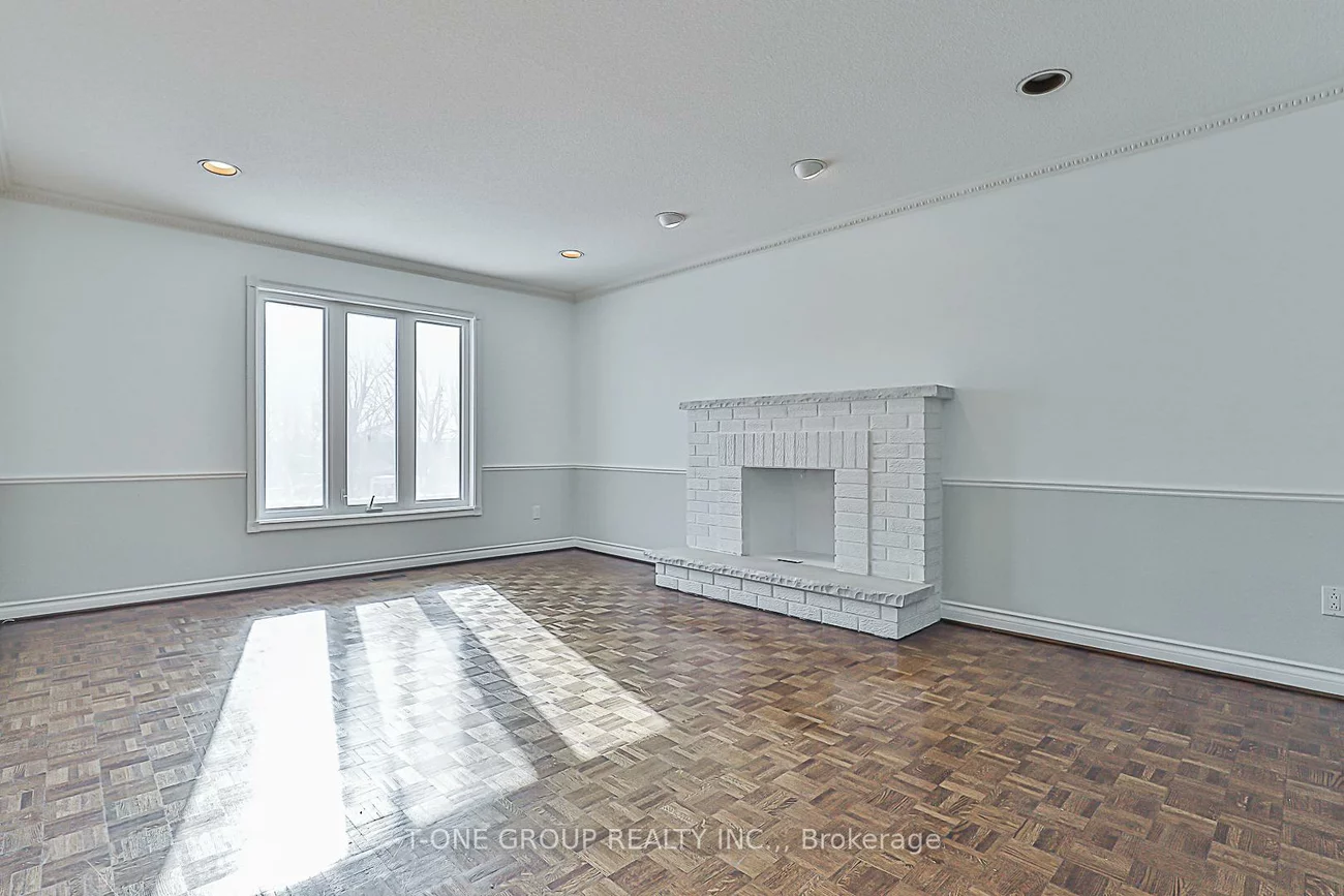 201, Strathearn, Bayview Hill, Richmond Hill