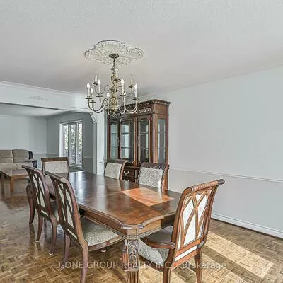 201, Strathearn, Bayview Hill, Richmond Hill