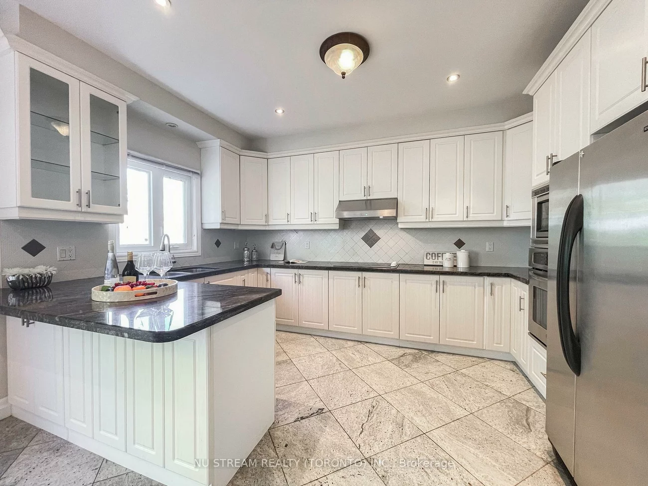 28, Sheila, Doncrest, Richmond Hill