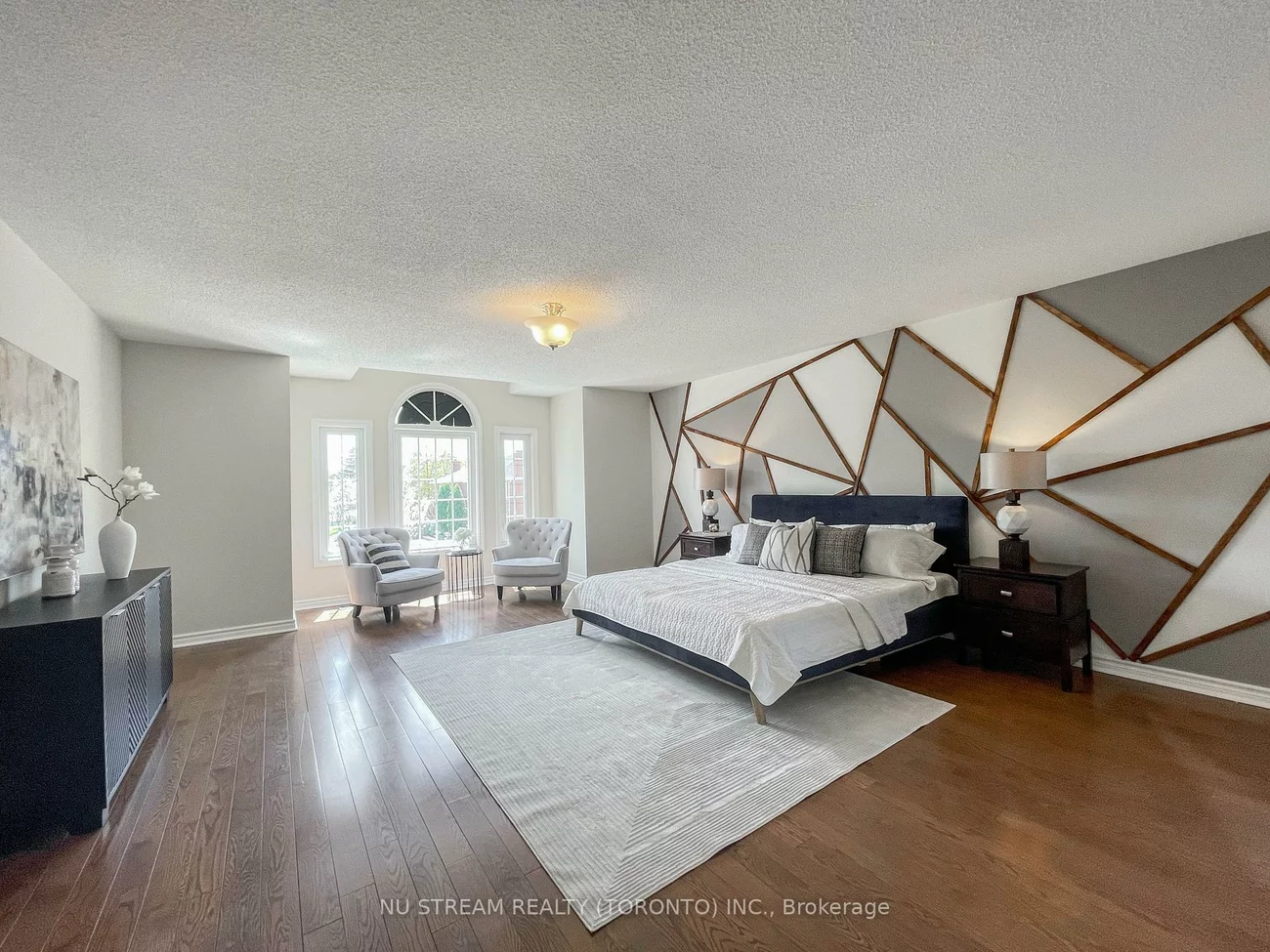 28, Sheila, Doncrest, Richmond Hill