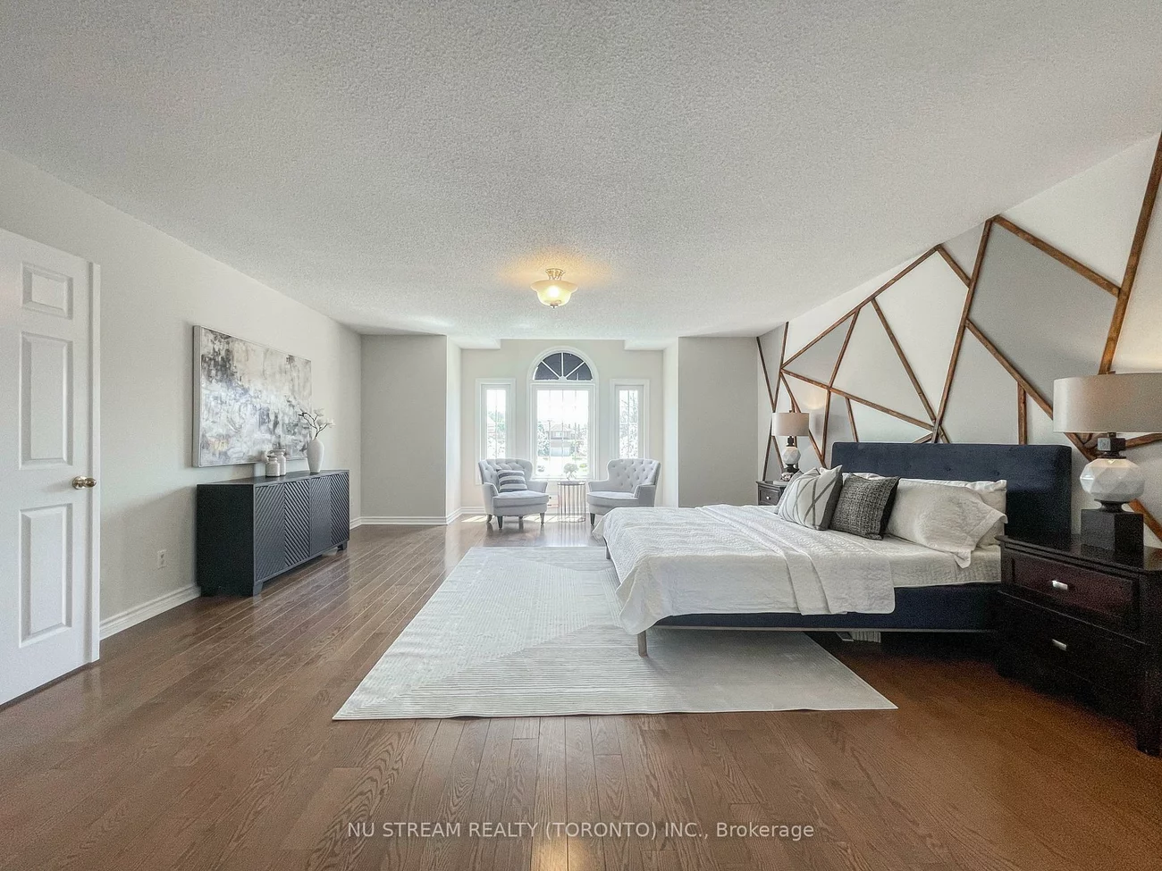 28, Sheila, Doncrest, Richmond Hill