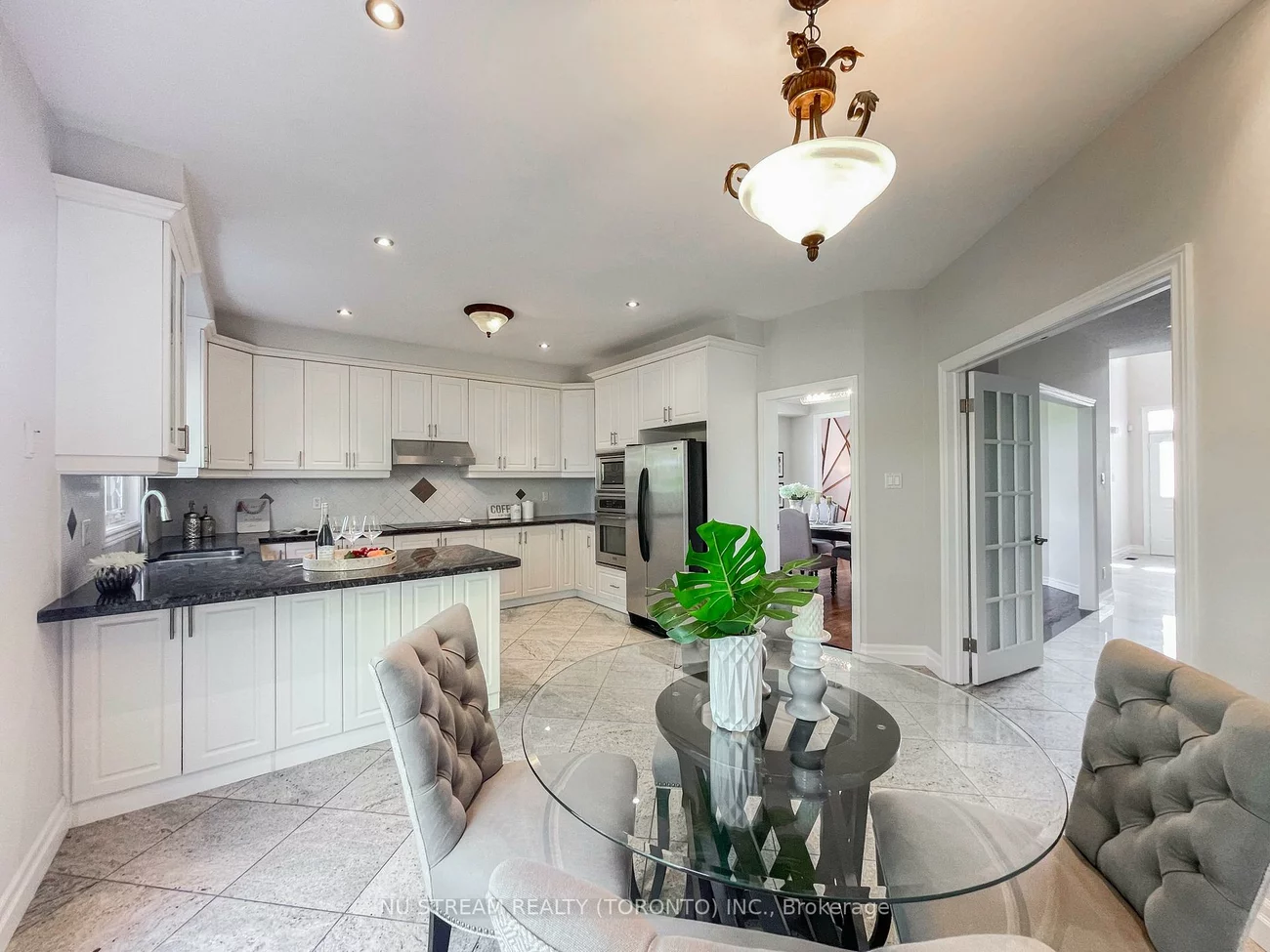 28, Sheila, Doncrest, Richmond Hill