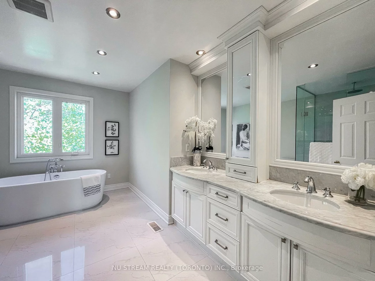 28, Sheila, Doncrest, Richmond Hill