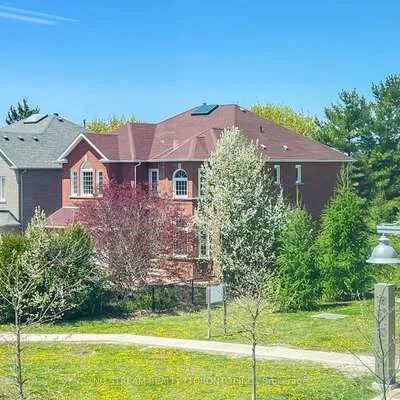 28, Sheila, Doncrest, Richmond Hill