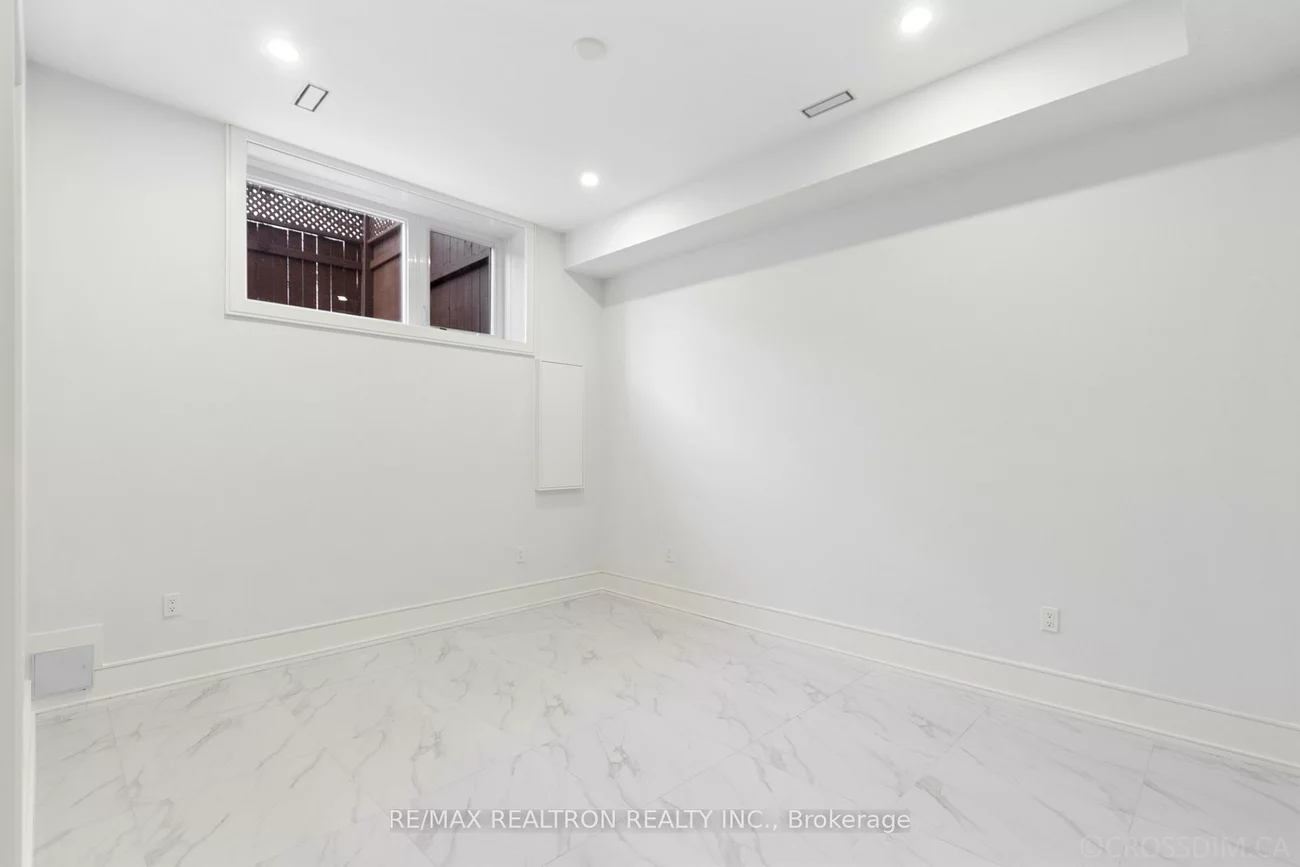 256, Lennox, Harding, Richmond Hill