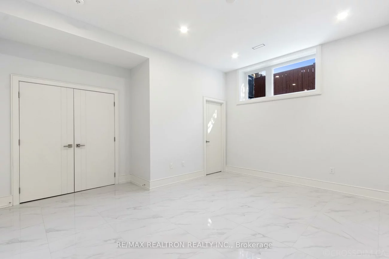 256, Lennox, Harding, Richmond Hill