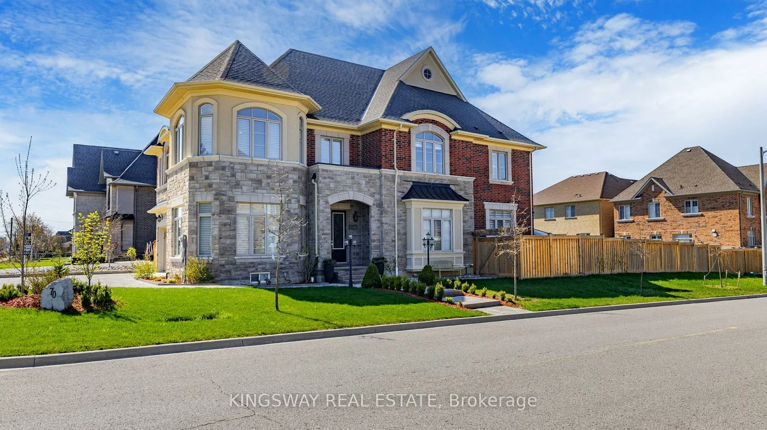70, Bond, Oak Ridges, Richmond Hill
