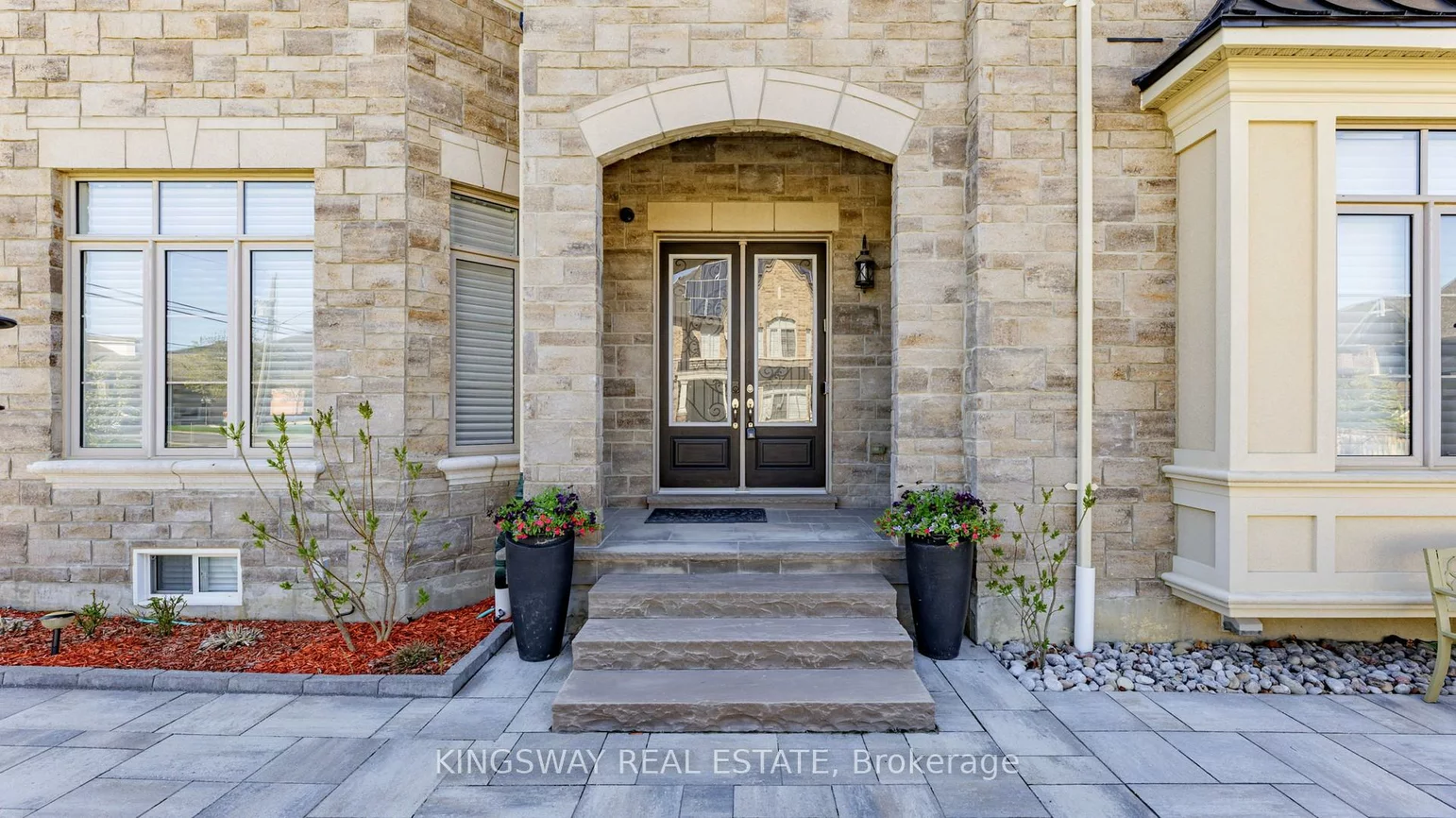 70, Bond, Oak Ridges, Richmond Hill
