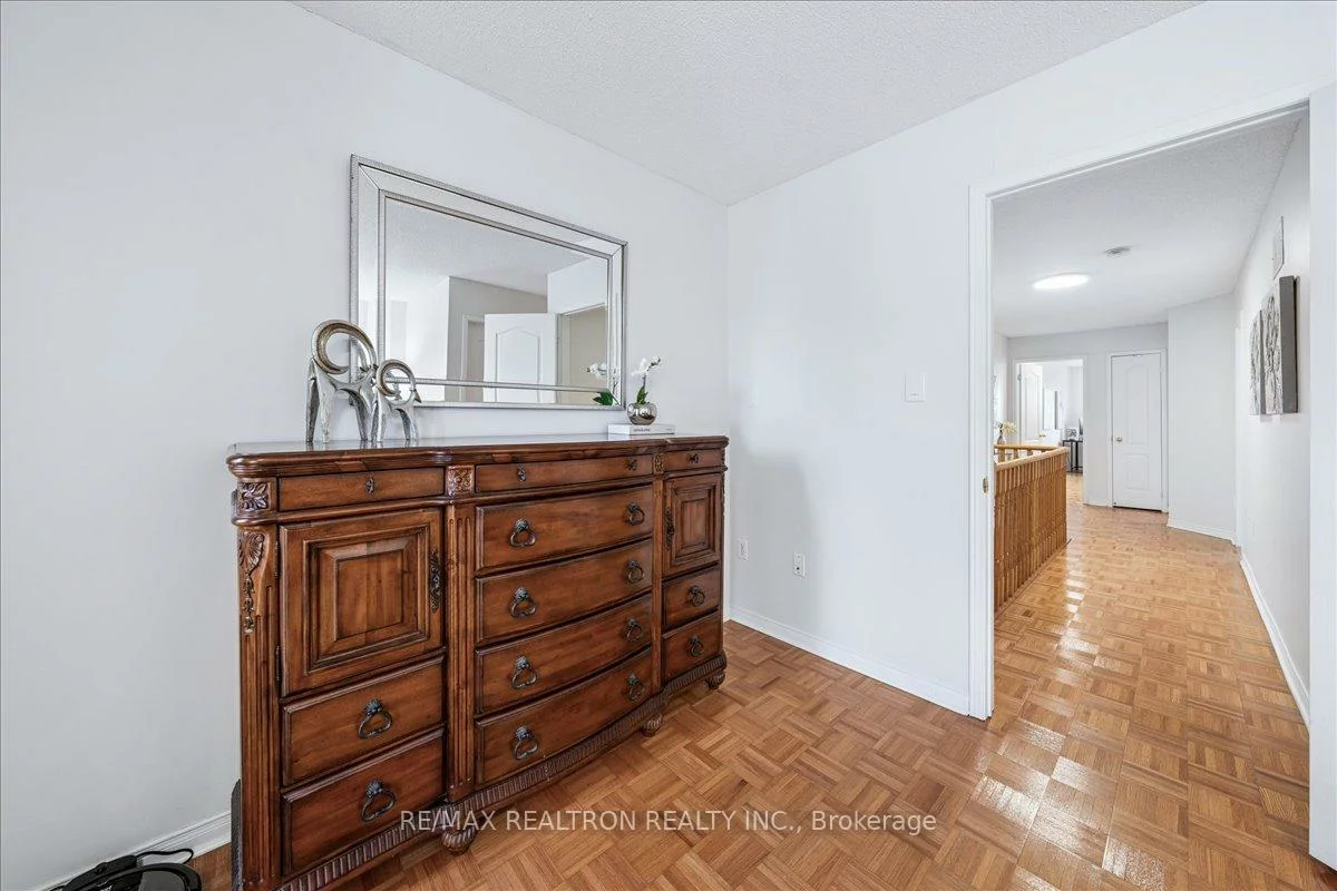 63, Carousel, Oak Ridges Lake Wilcox, Richmond Hill