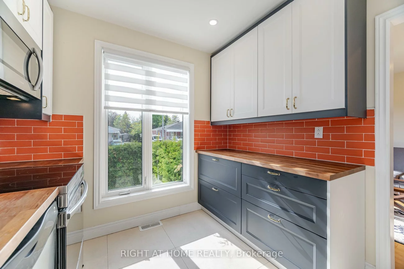 374, Browndale, Crosby, Richmond Hill