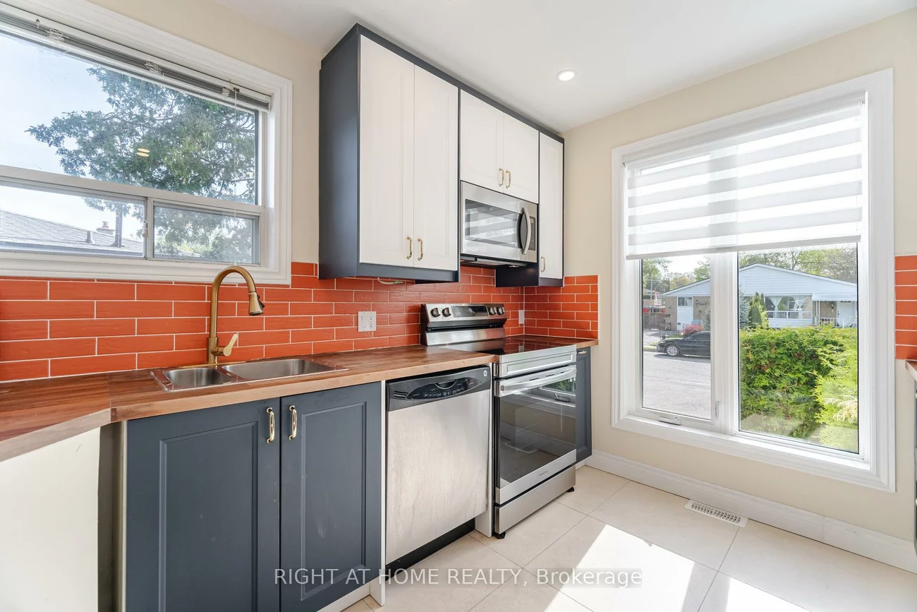 374, Browndale, Crosby, Richmond Hill