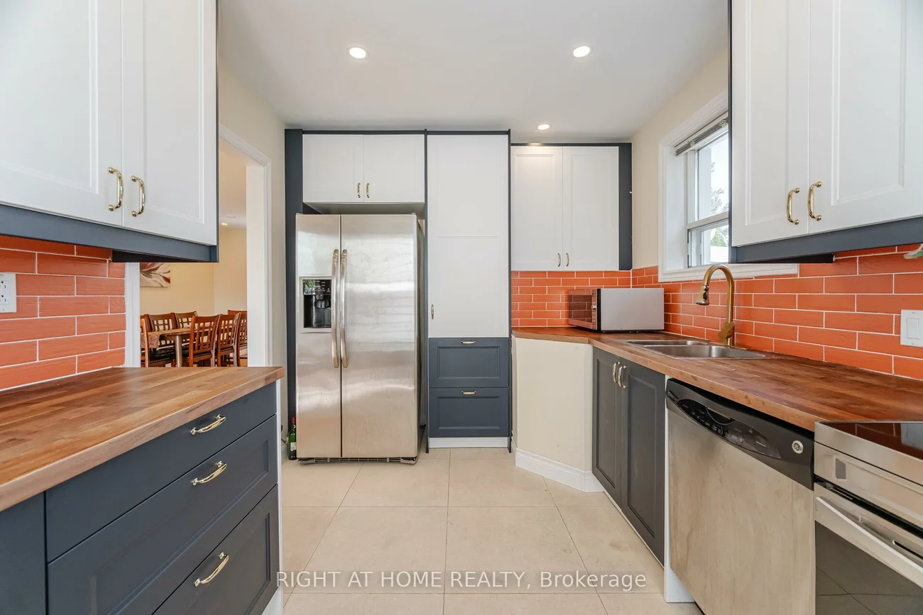 374, Browndale, Crosby, Richmond Hill