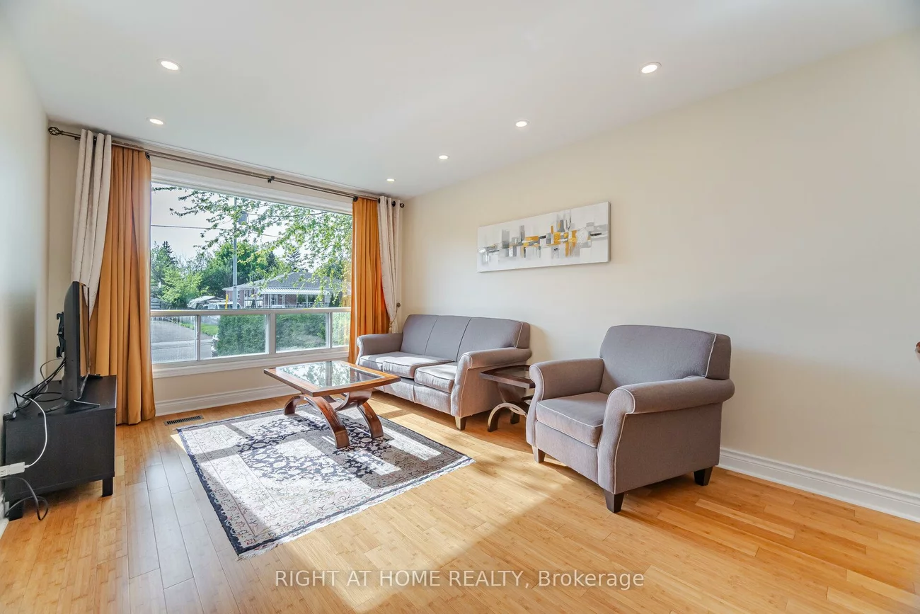 374, Browndale, Crosby, Richmond Hill