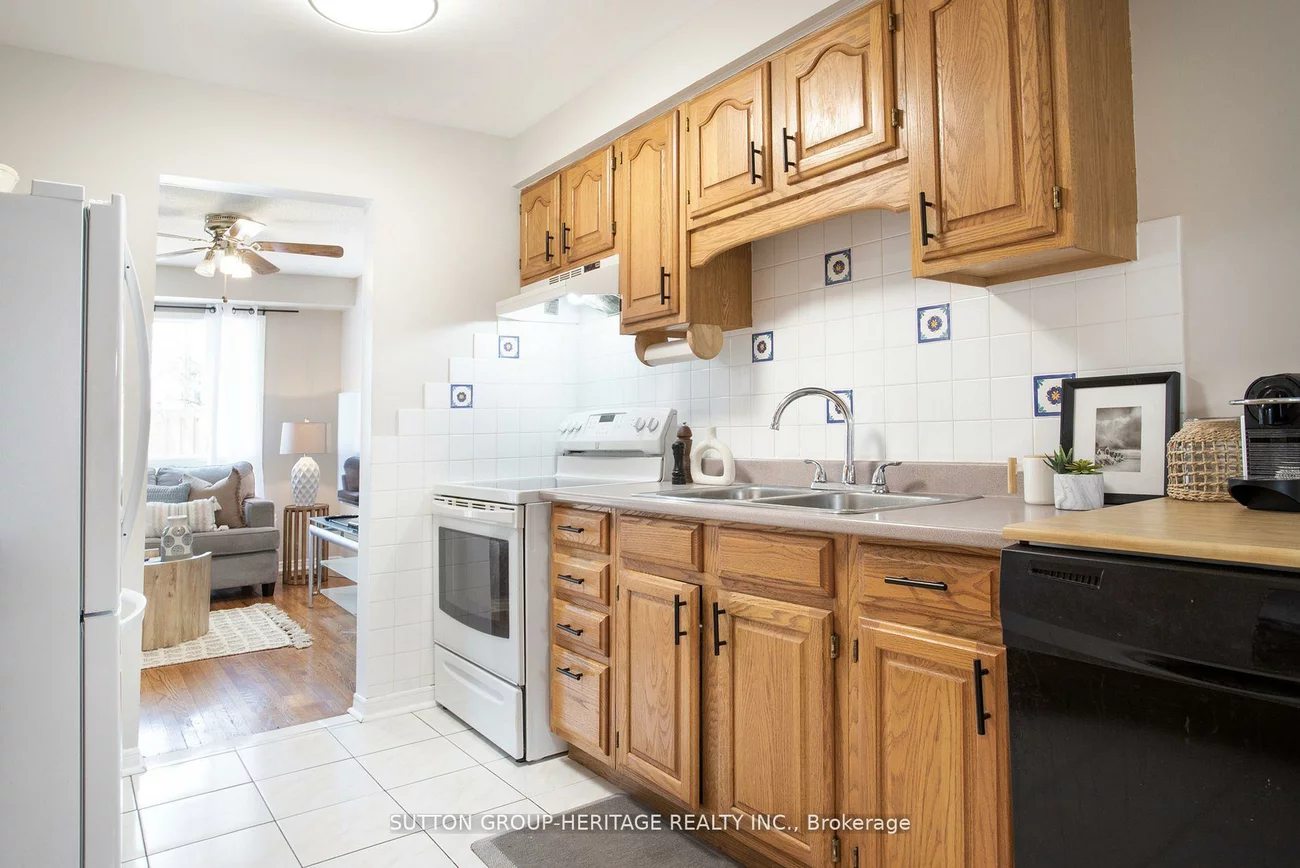26, Greenbelt, North Richvale, Richmond Hill