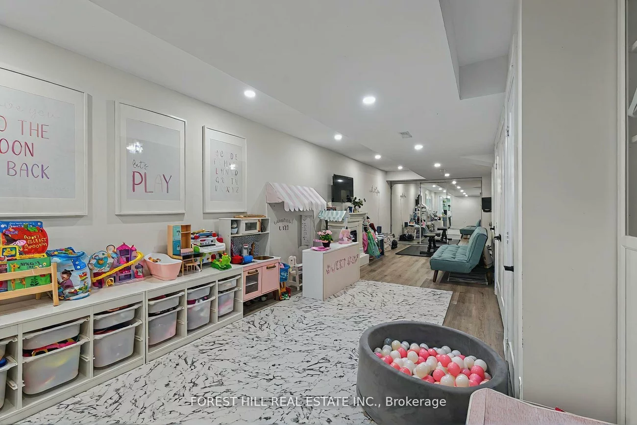 7, London Pride, Jefferson, Richmond Hill