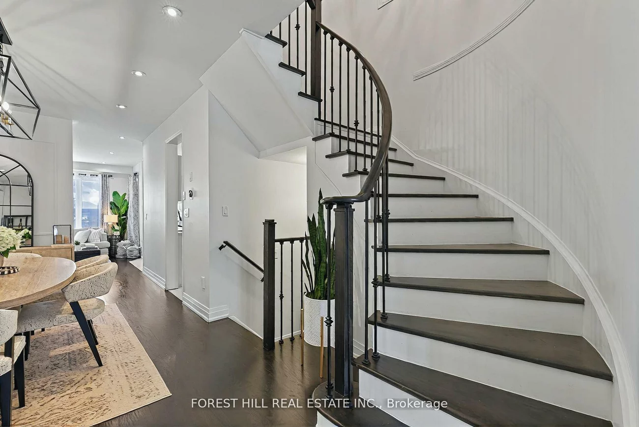 7, London Pride, Jefferson, Richmond Hill