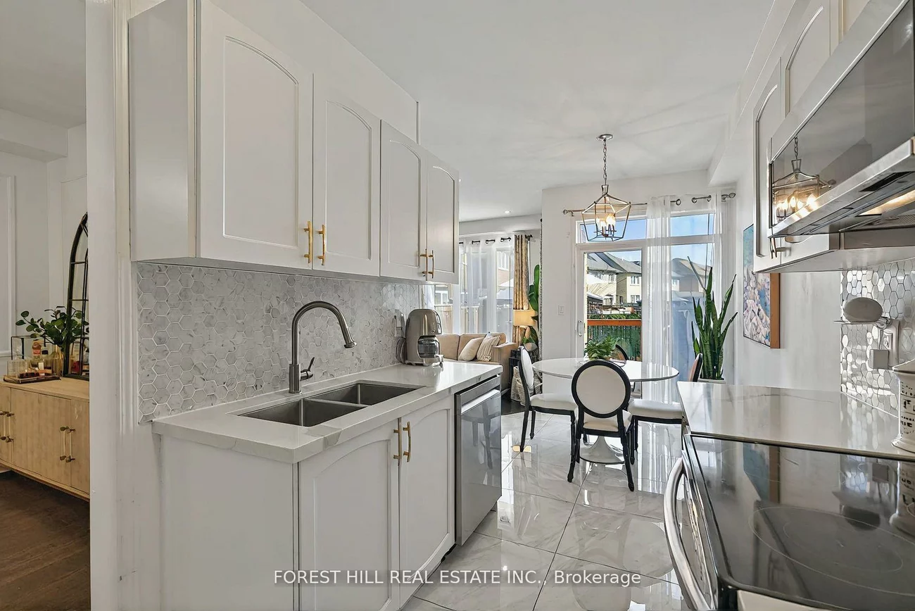 7, London Pride, Jefferson, Richmond Hill