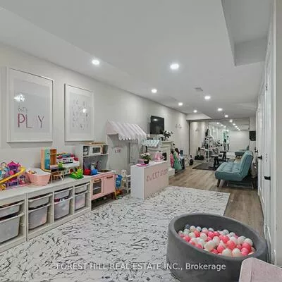 7, London Pride, Jefferson, Richmond Hill