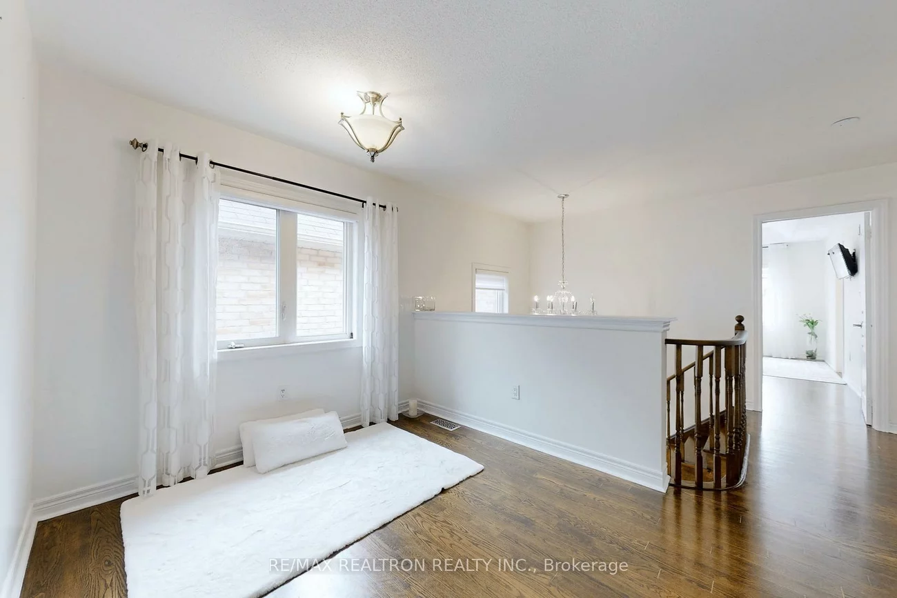30, Riding Mountain, Jefferson, Richmond Hill
