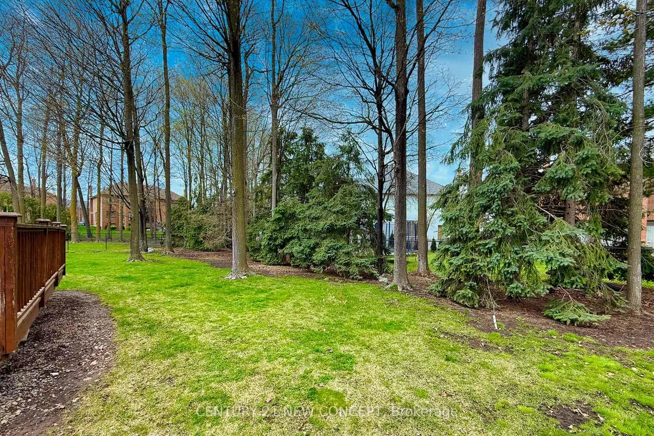 12, Chaplin, Bayview Hill, Richmond Hill