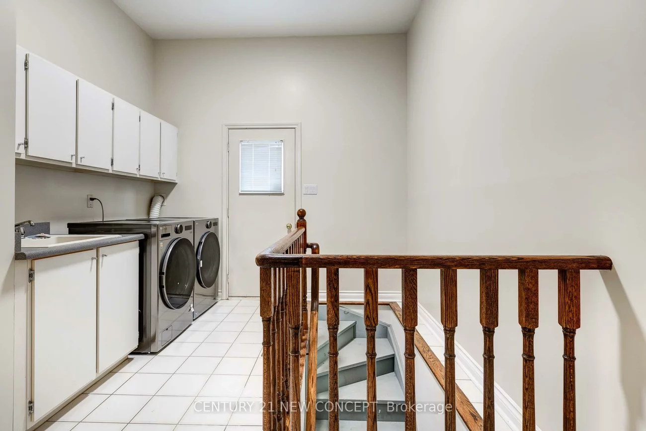 12, Chaplin, Bayview Hill, Richmond Hill