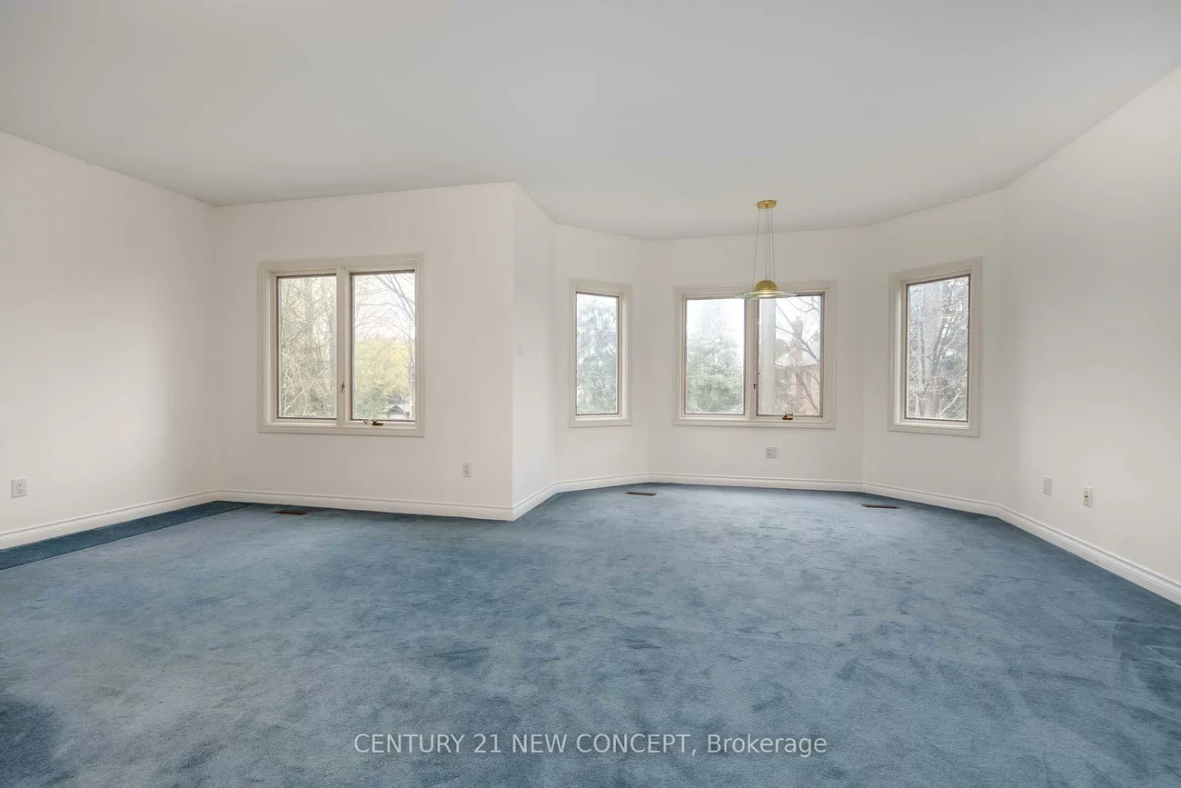 12, Chaplin, Bayview Hill, Richmond Hill
