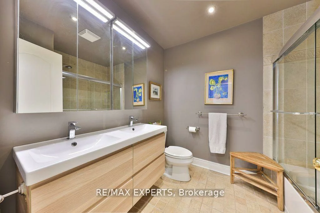119, Westbury, Westbrook, Richmond Hill