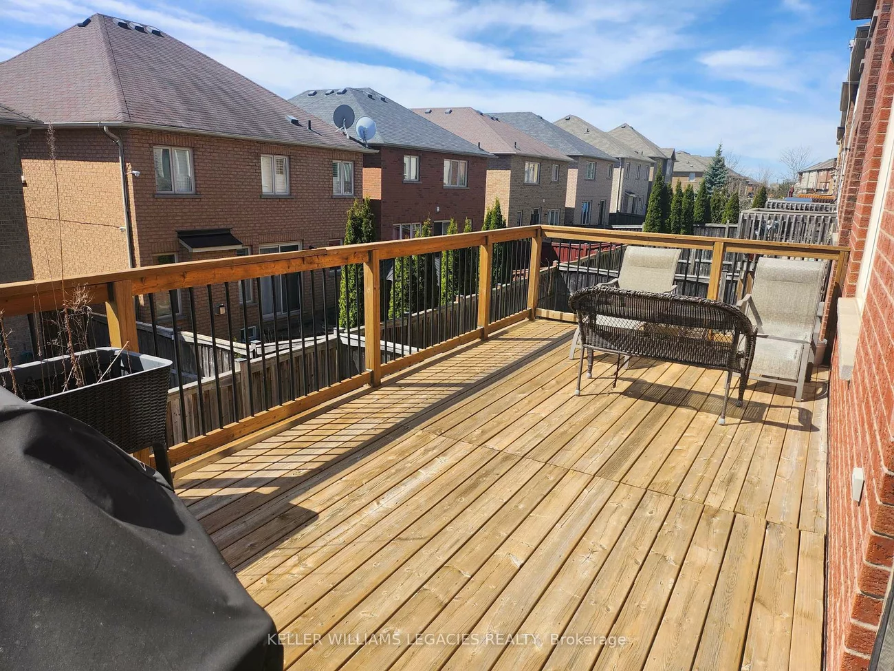 17, Mansard, Jefferson, Richmond Hill