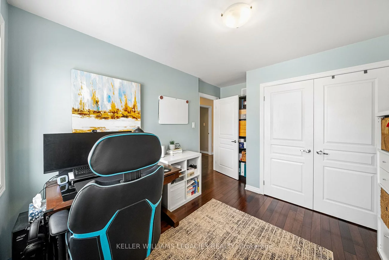 17, Mansard, Jefferson, Richmond Hill