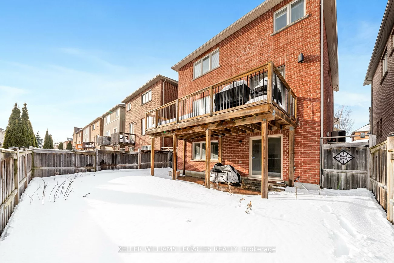 17, Mansard, Jefferson, Richmond Hill