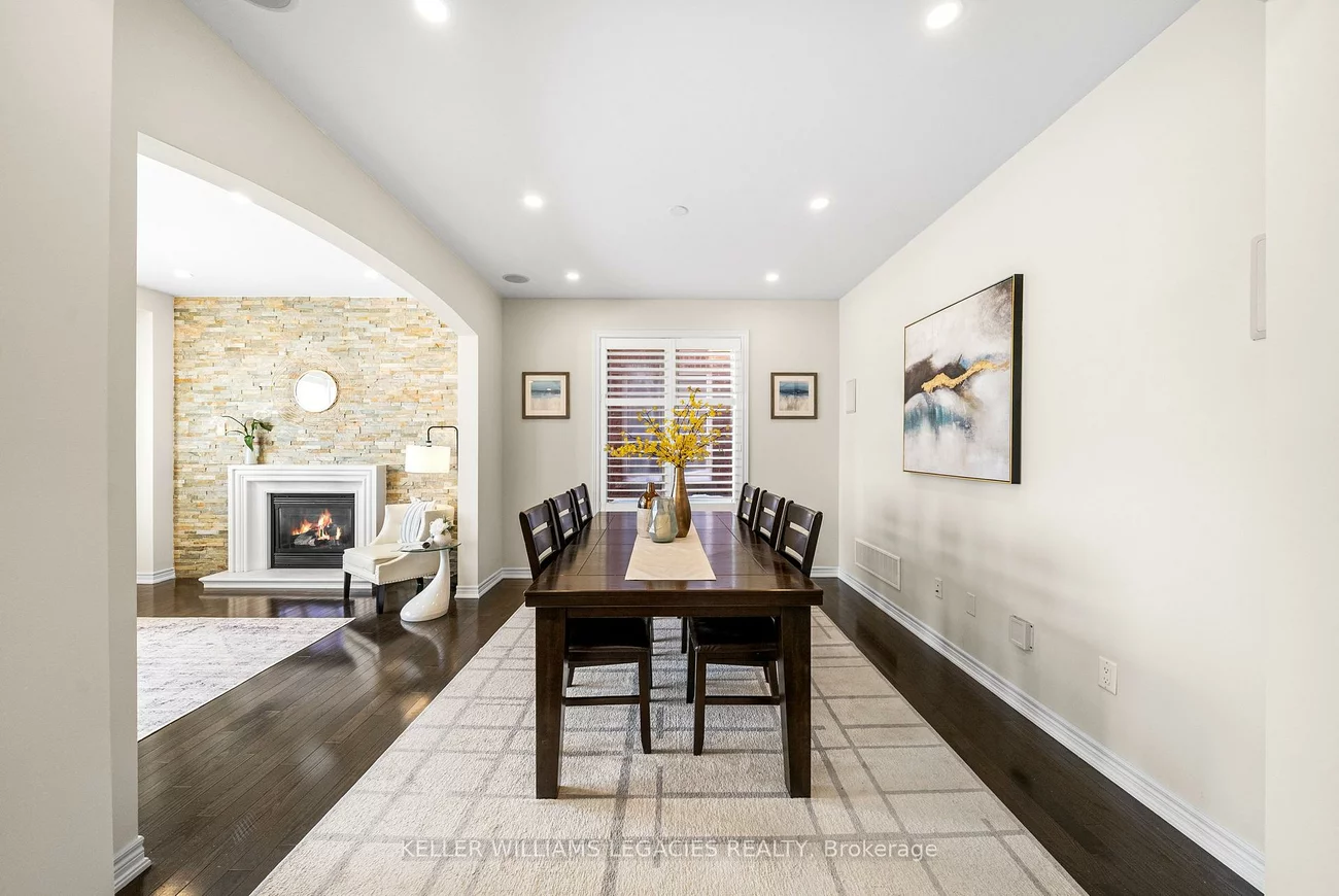 17, Mansard, Jefferson, Richmond Hill