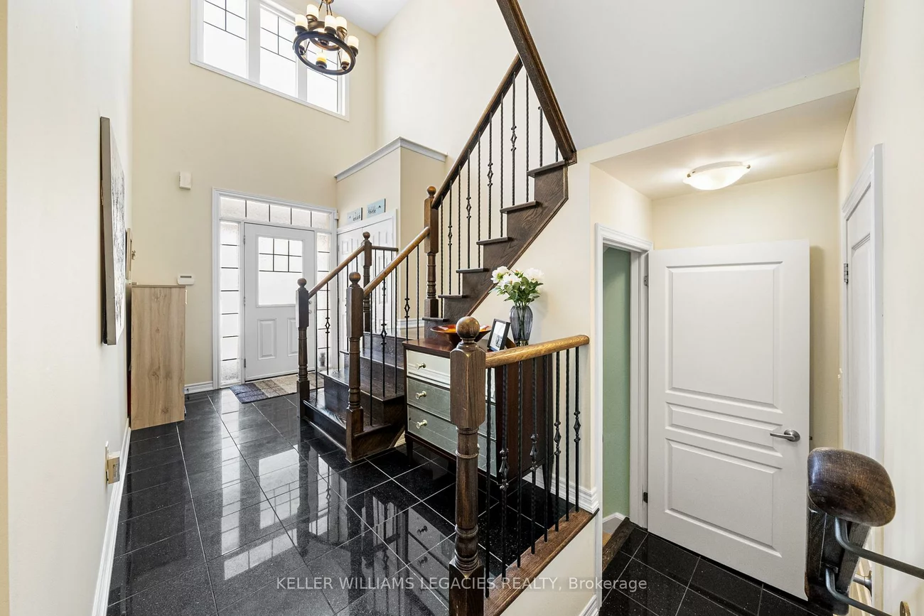 17, Mansard, Jefferson, Richmond Hill
