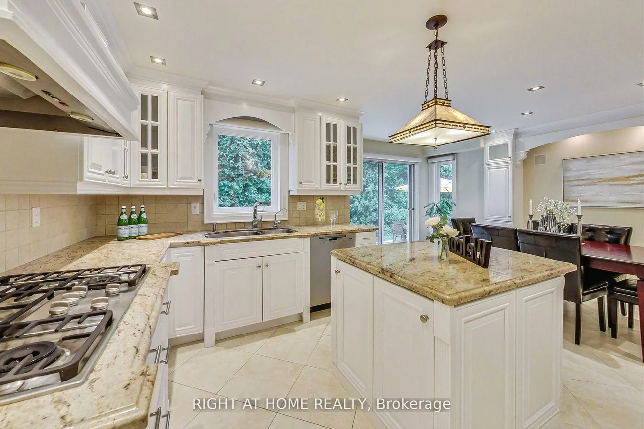 19, Cantex, Devonsleigh, Richmond Hill