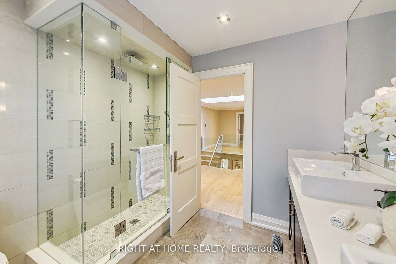 19, Cantex, Devonsleigh, Richmond Hill