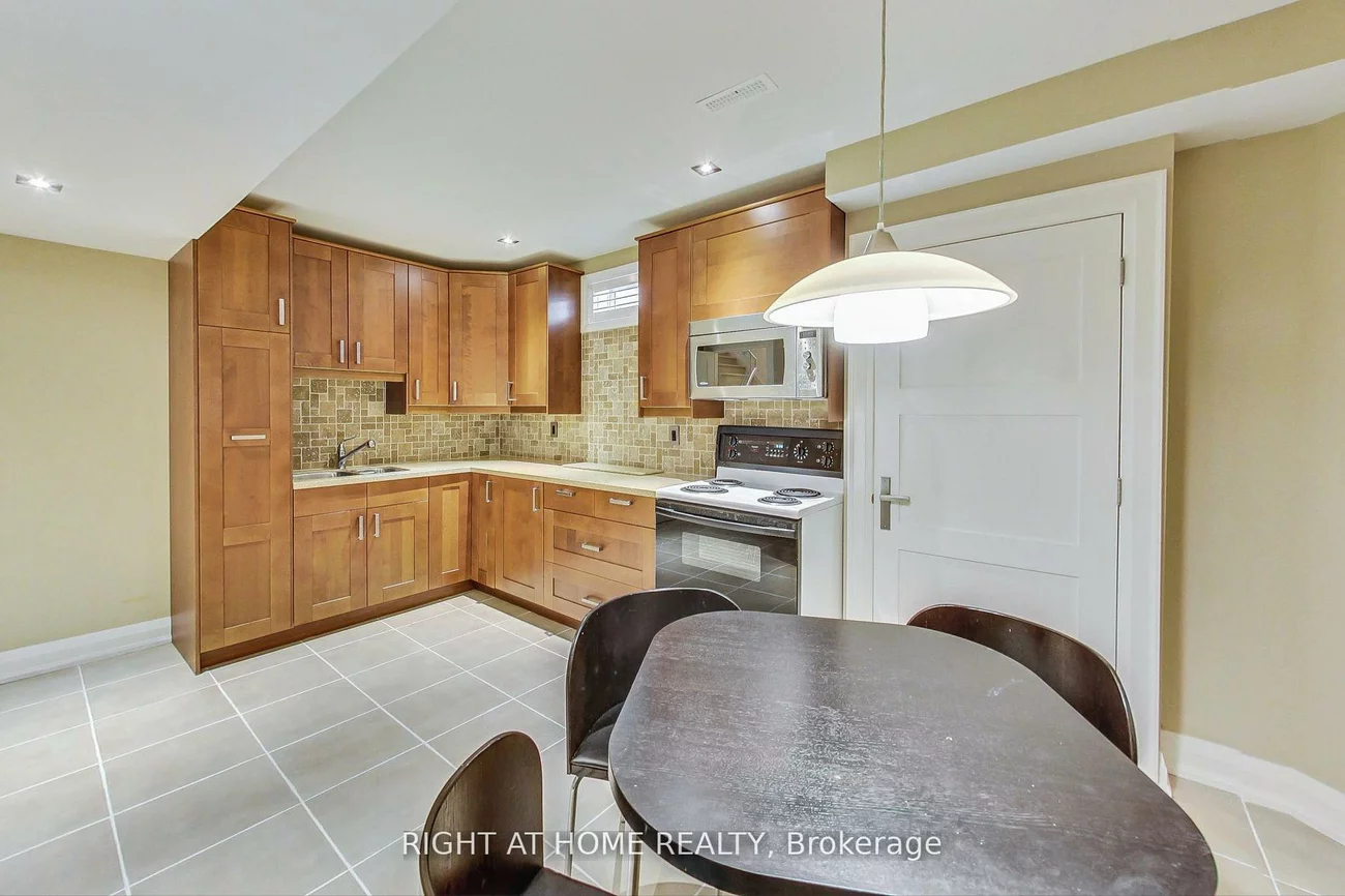 19, Cantex, Devonsleigh, Richmond Hill