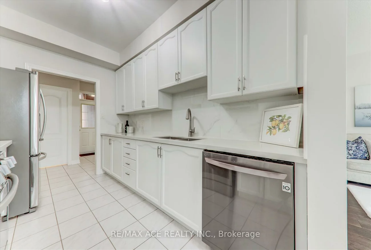 95, Angelica, Rouge Woods, Richmond Hill