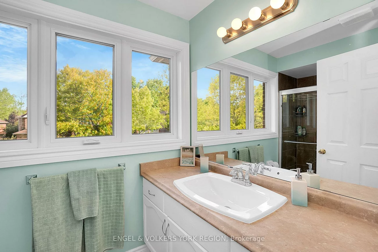 24, Timber Valley Ave, Oak Ridges, Richmond Hill