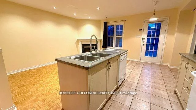 82, Ellesmere, Langstaff, Richmond Hill