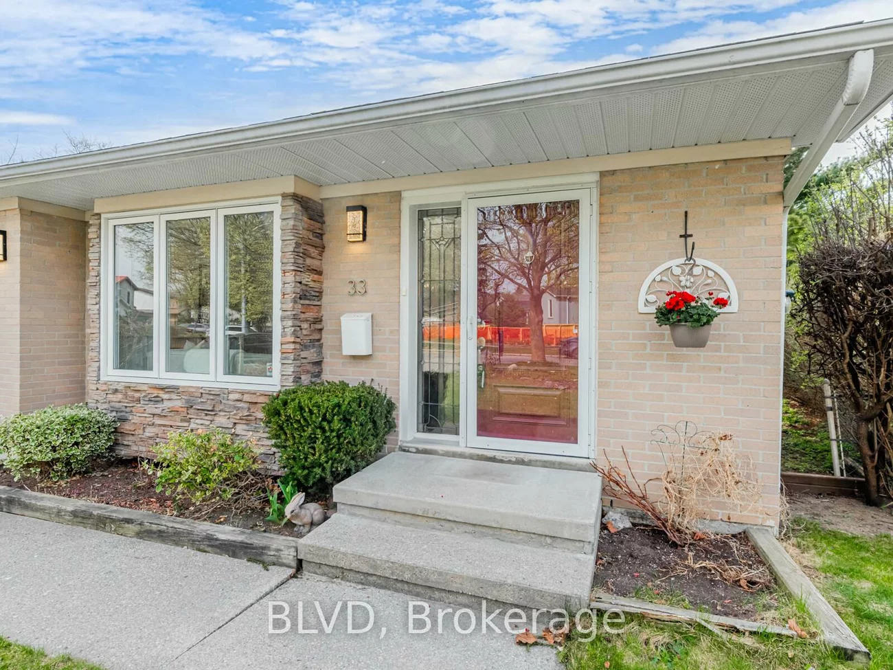 33, Law, North Richvale, Richmond Hill
