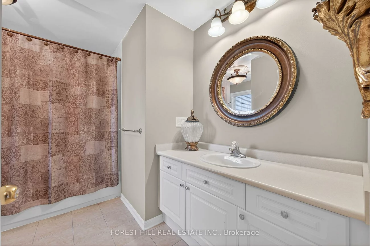 166, Worthington, Oak Ridges Lake Wilcox, Richmond Hill
