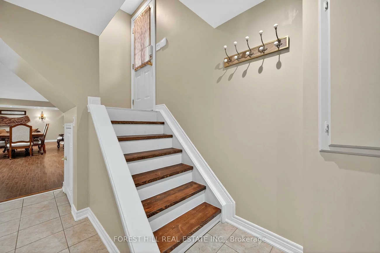 166, Worthington, Oak Ridges Lake Wilcox, Richmond Hill