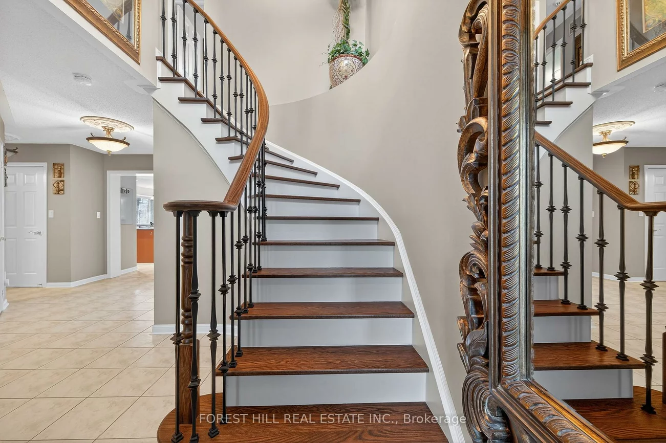 166, Worthington, Oak Ridges Lake Wilcox, Richmond Hill
