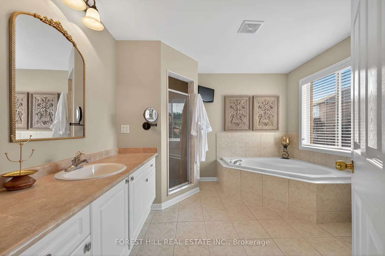 166, Worthington, Oak Ridges Lake Wilcox, Richmond Hill