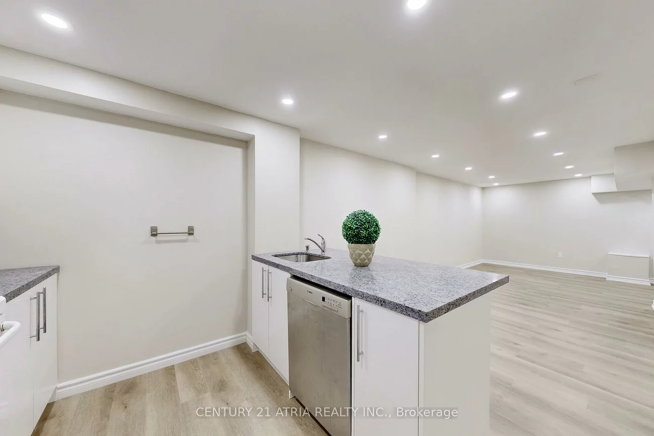 60, Steepleview, North Richvale, Richmond Hill