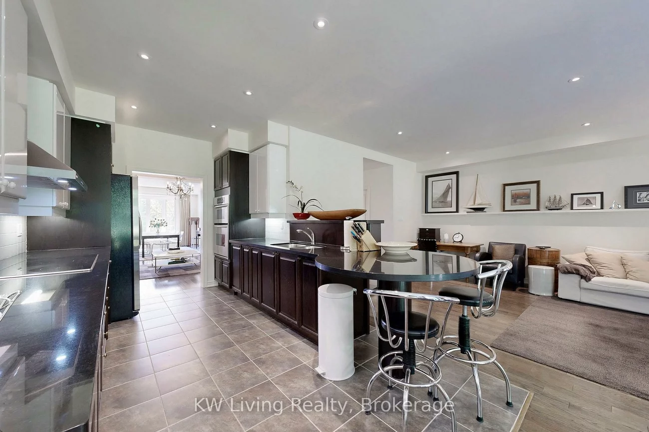 16, Carriage House, Jefferson, Richmond Hill