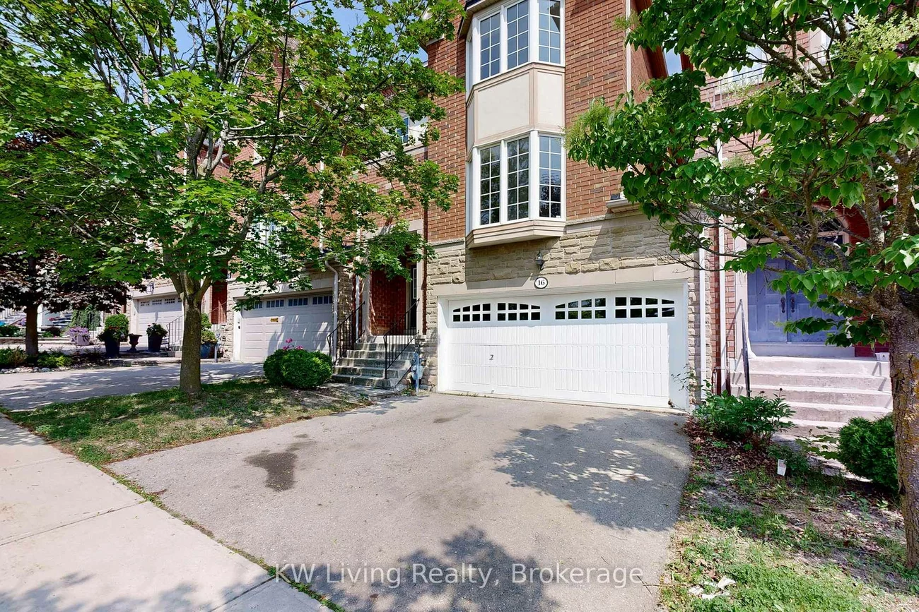16, Carriage House, Jefferson, Richmond Hill