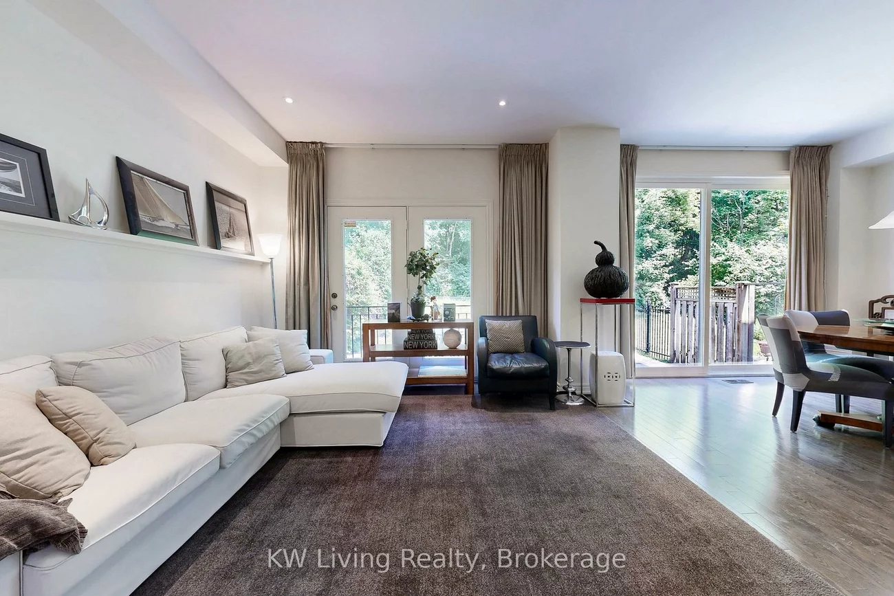 16, Carriage House, Jefferson, Richmond Hill