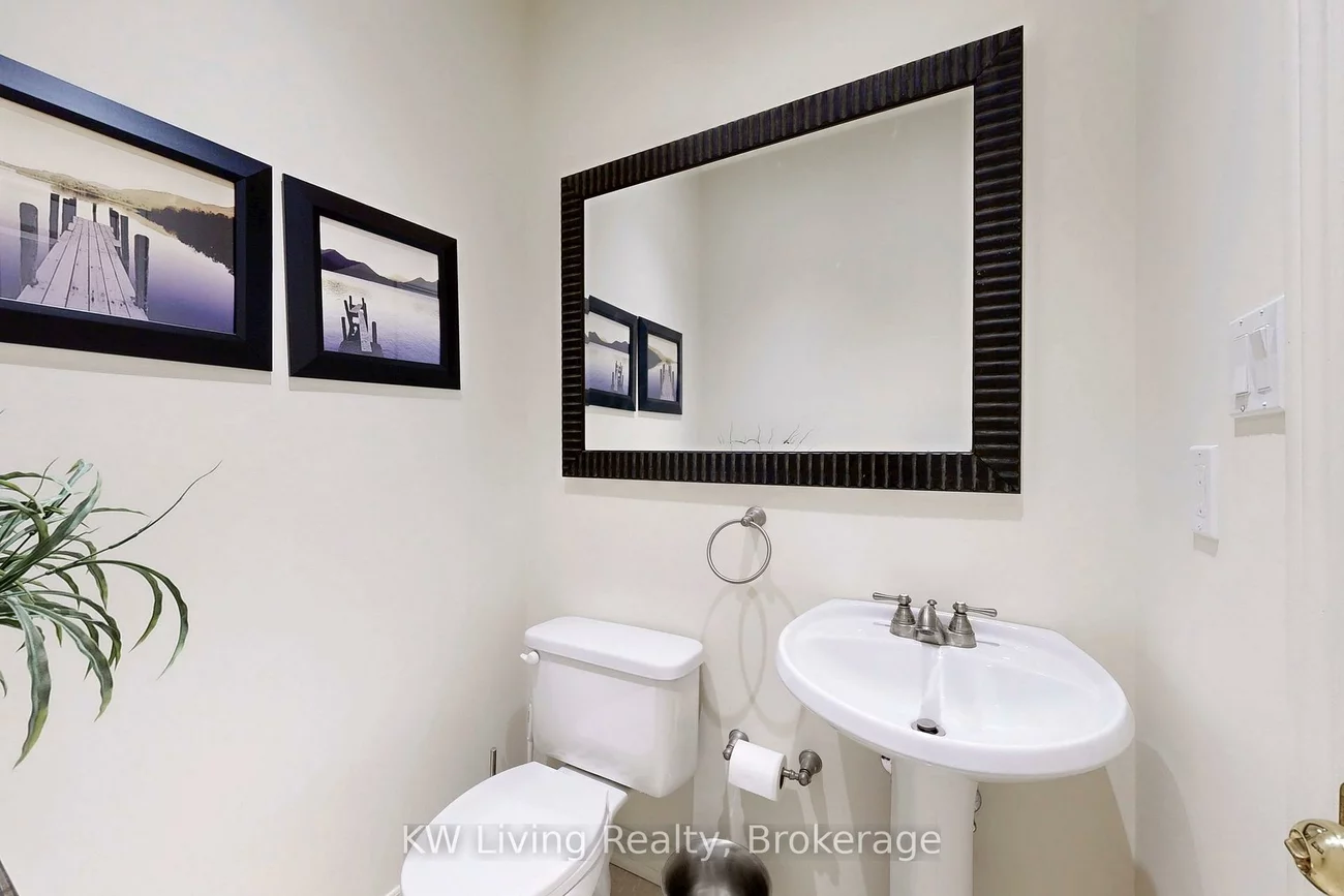 16, Carriage House, Jefferson, Richmond Hill