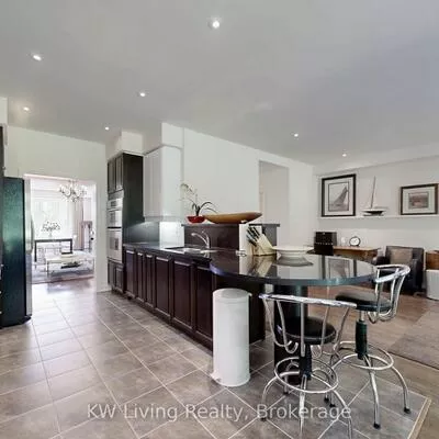 16, Carriage House, Jefferson, Richmond Hill